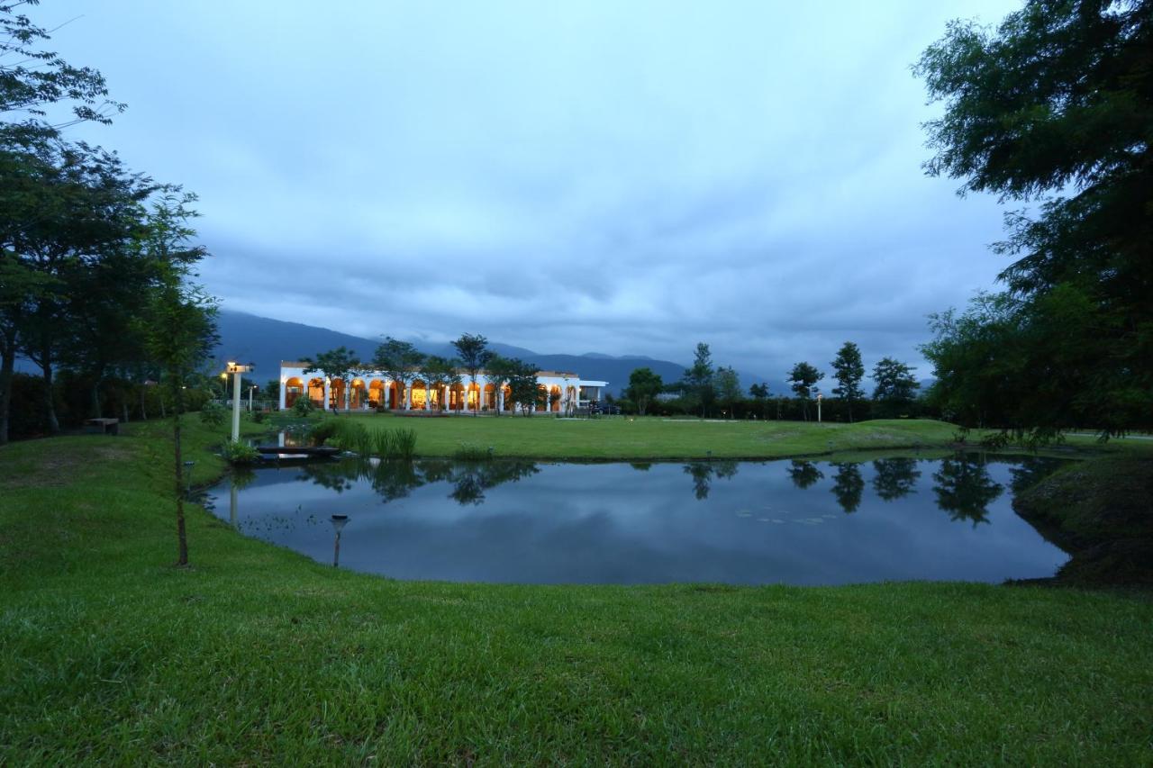 Focaccia Manor B&B Fengping Bagian luar foto